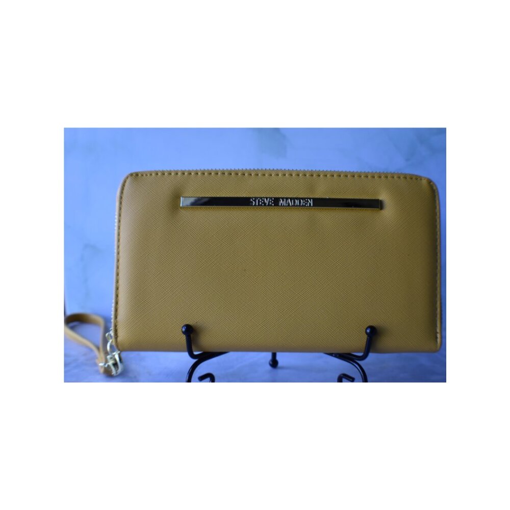 NWOT Steve Madden Yellow Zip-Around Wristlet Wallet – Women's Accessory